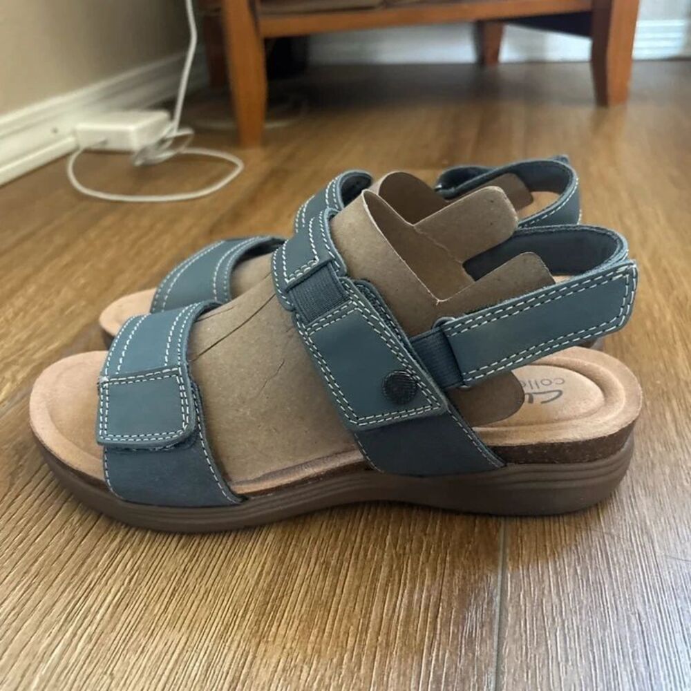 Clarks April Clover Leather Sandals 7.5 Wide